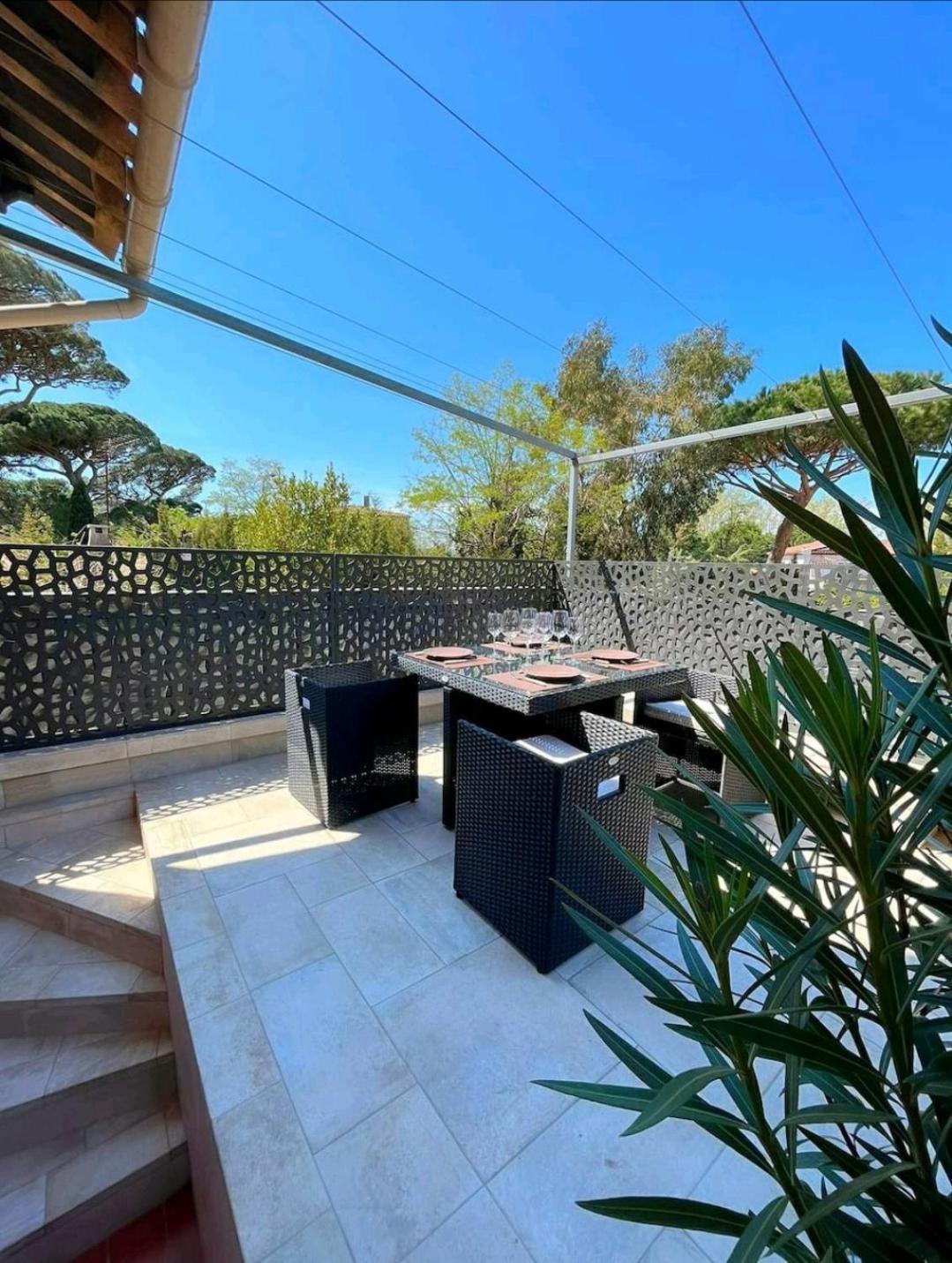 Studio Climatise, Terrasse, Parking Prive, 50M De La Plage Saint-Tropez Eksteriør bilde
