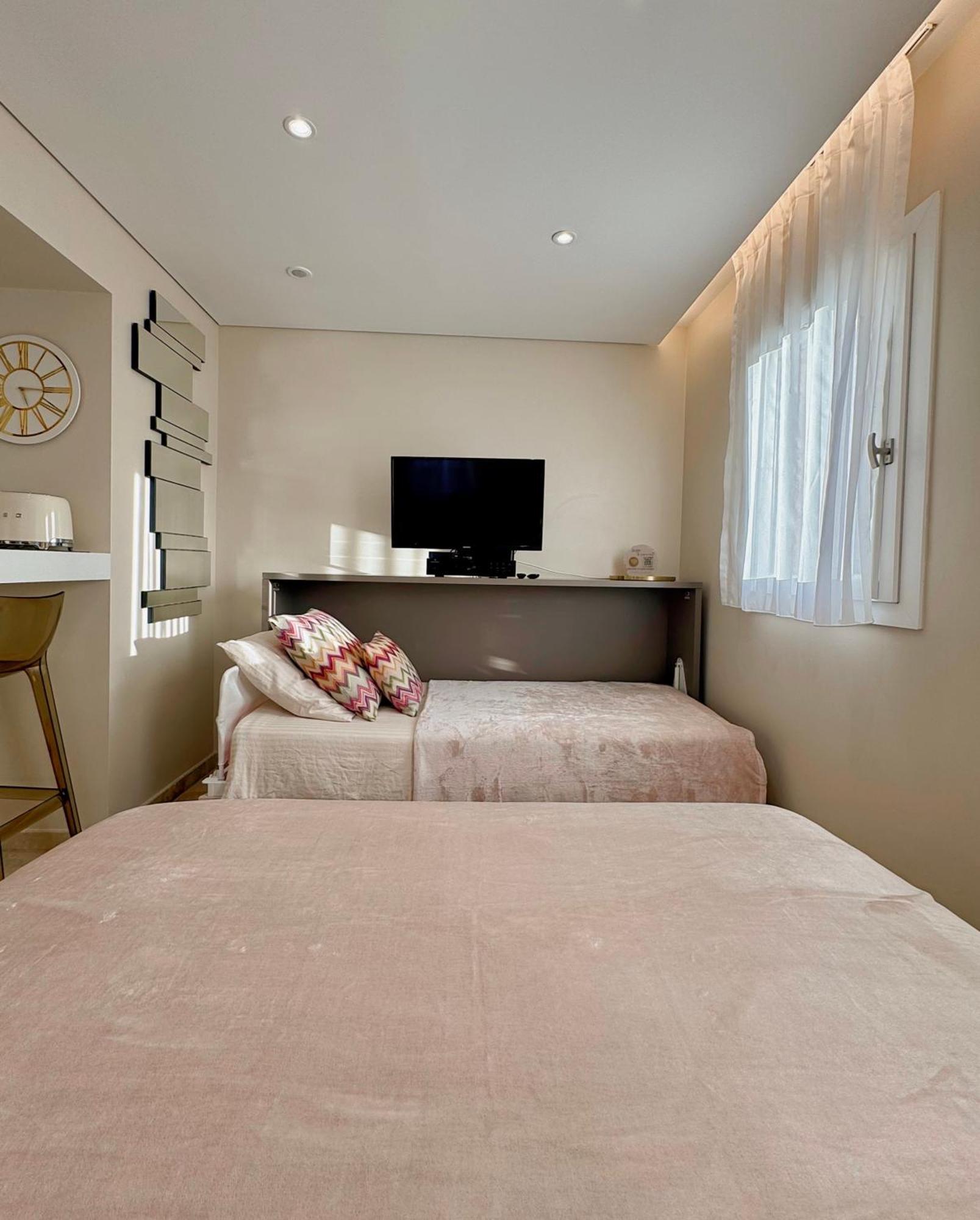 Studio Climatise, Terrasse, Parking Prive, 50M De La Plage Saint-Tropez Eksteriør bilde